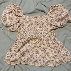 Dizzire White Floral Puff Sleeve Top